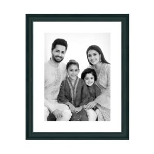 lux-tier-portrait-black-border