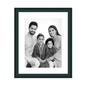 lux-tier-portrait-black